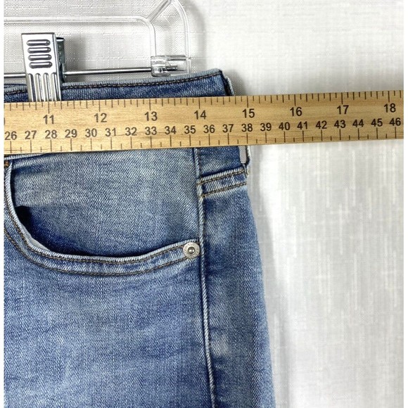 Calvin Klein Jeans Womens Size 31 (30) Mid Rise Cropped Stretch Light Wash Blue - Picture 8 of 12